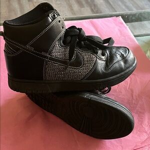 Nike Women's Black High-Top Sneakers with Woven Side Panels